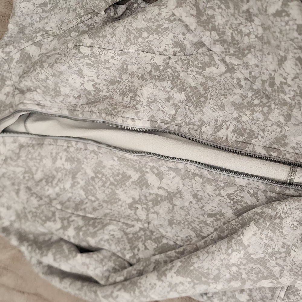 Lululemon Scuba Gray Patterned Jacket - image 3